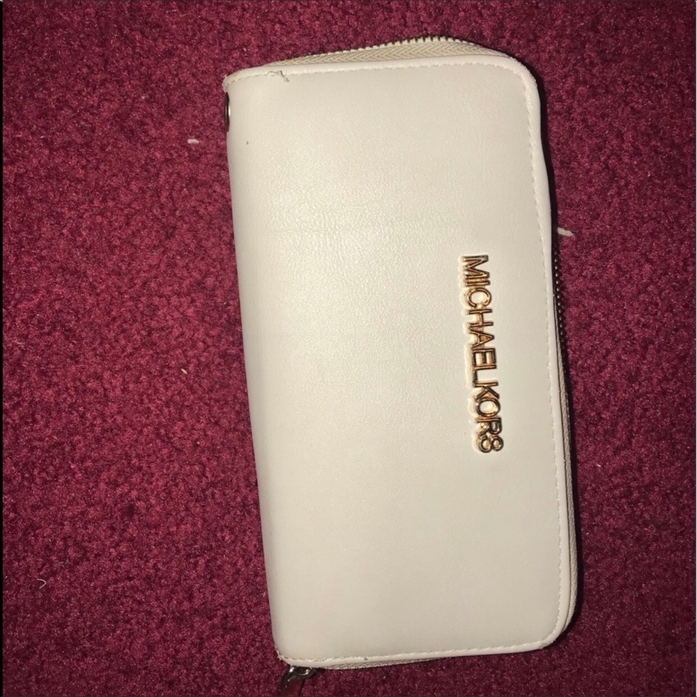 Micheal Kors wallet